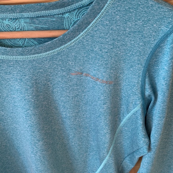 Brooks Long Sleeve Athletic Shirt Size Small - Picture 2 of 3